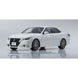 販売終了: SAMURAI 1/18 Toyota CROWN Hybrid - 京商 ミニカー