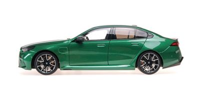 MINICHAMPS 1/18 BMW M5 - 2024 - グリーンメタリック  [No.110023800]