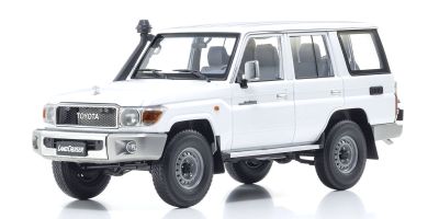 ALMOST REAL by KYOSHO 1/18scale Toyota Land Cruiser 76 2017 White  [No.AL870103]