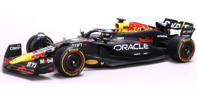 Bburago 1/24 オラクル レッドブル レーシング RB20 2024 No,1 M.フェルスタッペン ドライバー付 クリアケース  [No.BUR28056V]