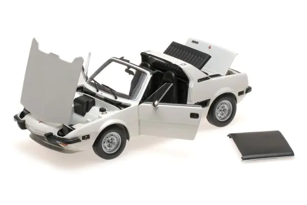 京商 ミニカー | MINICHAMPS 1/18scale FIAT X1/9 ? 1974 ? WHITE [No 