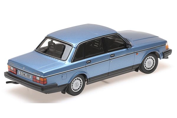 minichamps volvo 240