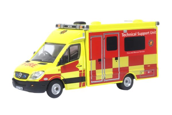 OXFORD 1/76scale Mercedes Ambulance Bedfordshire Fire and Rescue Service  [No.OX76MA008]