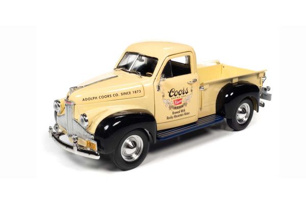 AUTO WORLD 1/24scale 1947 Studebaker Pickup Tan / Coors Beer  [No.AW24012]