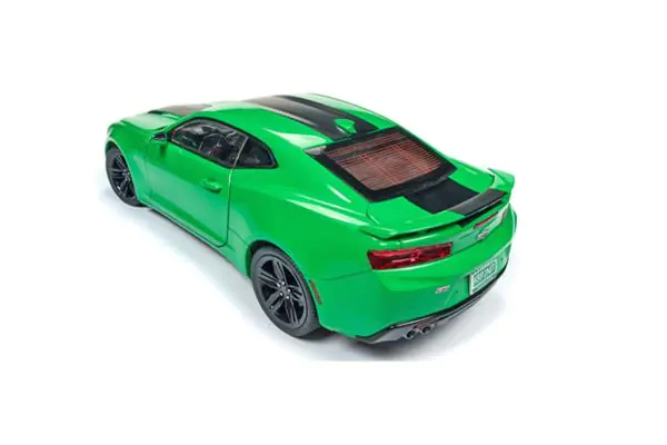 AMERICAN MUSCLE 1/18scale 2017 Chevy Camaro SS (Krypton Green