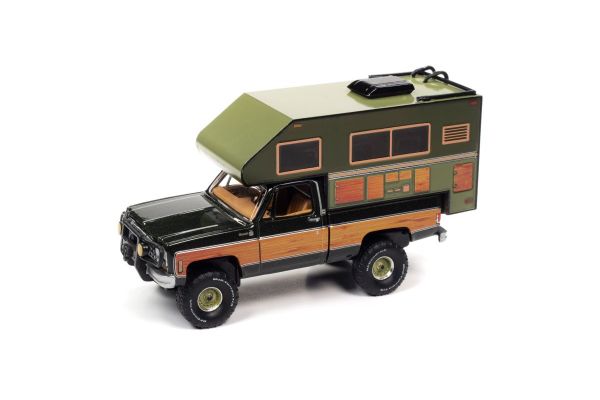 AUTO WORLD 1/64 1980 シェビー K10 シルバラード キャンピングカー ブラック/グリーン/ウッディ  [No.AWSCM128]