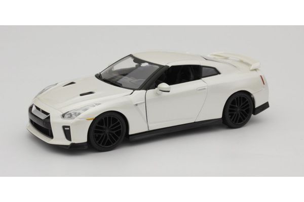 Bburago 1/24scale Nissan GT-R (White)  [No.BUR21082W]