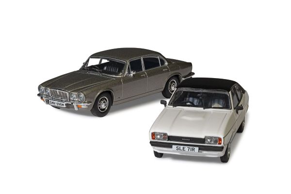 CORGI 1/43 Screen Stars 2台セット ■フォード カプリ Mk2 2.0S（ホワイト) ■ジャガー XJ6 シリーズ2（シルバー)　　  [No.CGCC91992]