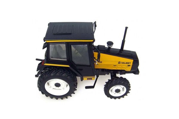 UNIVERSAL HOBBIES 1/32scale Valmet 705 Yellow [No.E4020]