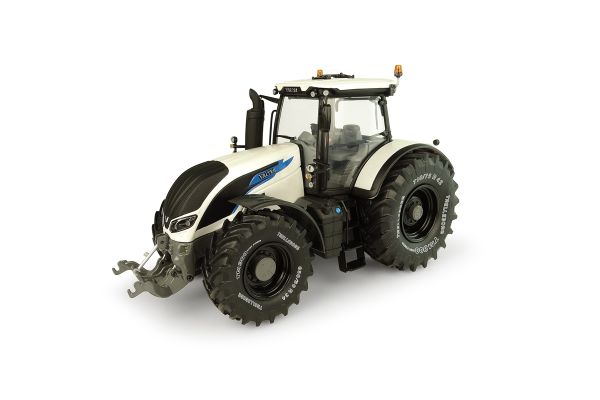 UNIVERSAL HOBBIES 1/32scale Valtra S394 - 