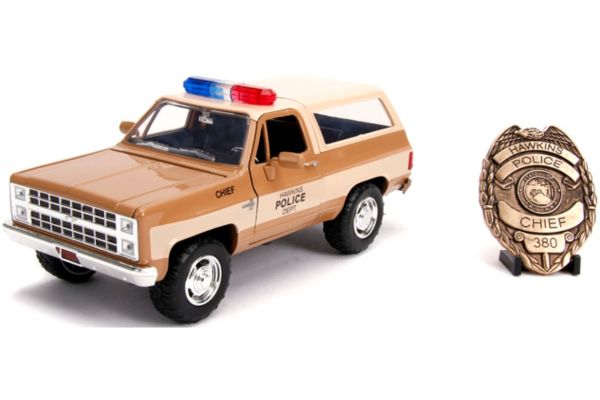 JADA TOYS 1/24 1980 シェビー ブレイザー (ストレンジャー･シングス ホッパー) ポリスバッジ付  [No.JADA31111]