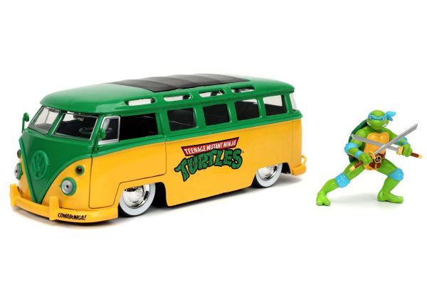 JADA TOYS 1/24scale 1962 VW Bus Leonardo with Figure (Teenage Mutant Ninja Turtles)  [No.JADA31786]