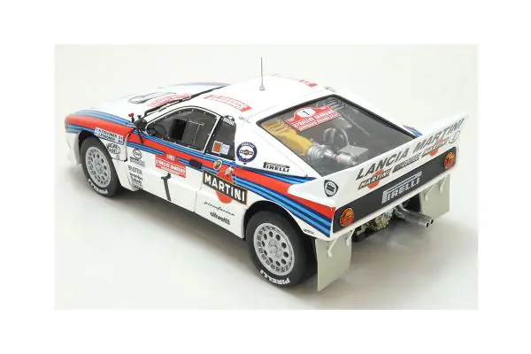 ミニカー　京商 1/18 ランチア ラリー 037 Sanremo Rally