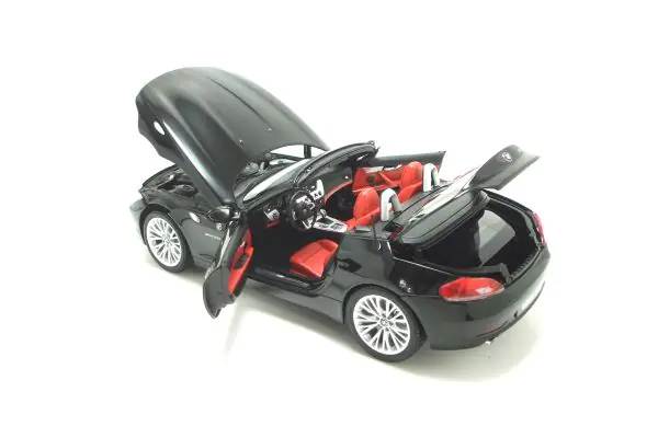 完売】 BMW 1/18 KYOSHO Z4 モデルカー ミニカー レッド内装 ジェットブラック 京商 Red × Black Jet E89  sDrive35i 乗用車 - fedit.com