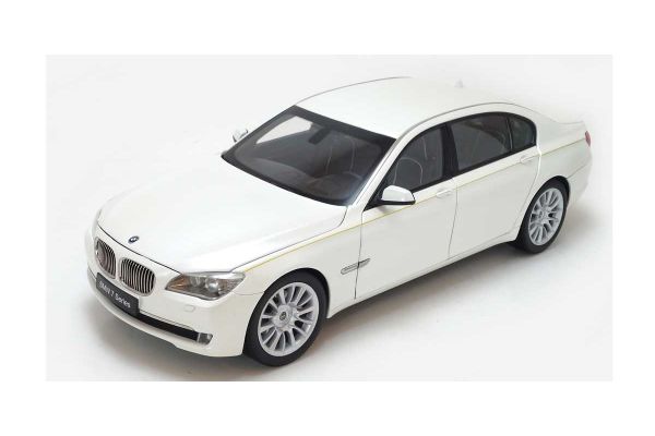 販売終了: KYOSHO 1/18 BMW 760Li F02 Brilliant White [No.K08783BRW]
