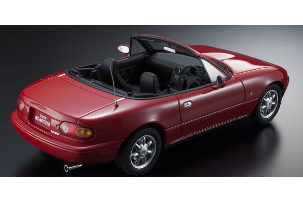 SAMURAI 1/18scale Eunos Roadster (Classic Red)  [No.KSR18031R]