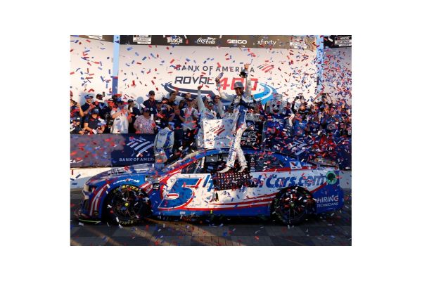 Lionel Racing 1/64 HENDRICKCARS.COM 2024 シボレー カマロ ZL1 カイル･ラーソン #5 シャーロットローバル ウィナー  [No.LR318181]