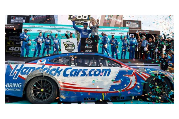 Lionel Racing 1/64 HENDRICKCARS.COM 2025 シボレー カマロ カイル･ラーソン #5 STRAIGHT TALK WIRELESS 400 ホームステッド ウィナー  [No.LR329347]