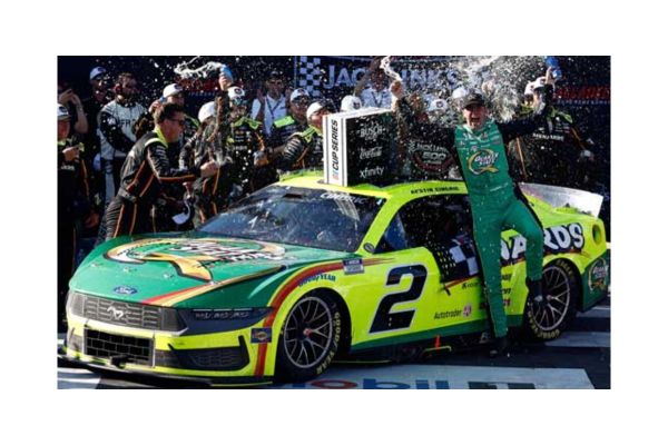 Lionel Racing 1/64 MENARS/QUAKER STATE 2025 フォード マスタング オースティン･シンドリック #2 タラデガ JACK LINK'S 500 ウィナー  [No.LR331654]