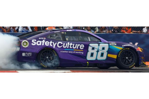 Lionel Racing 1/64 SAFETYCULTURE 2025 シボレー カマロ シェーン･ヴァン･ギスバーゲン #88 VIVA MEXICO 250 ウィナー   [No.LR334150]