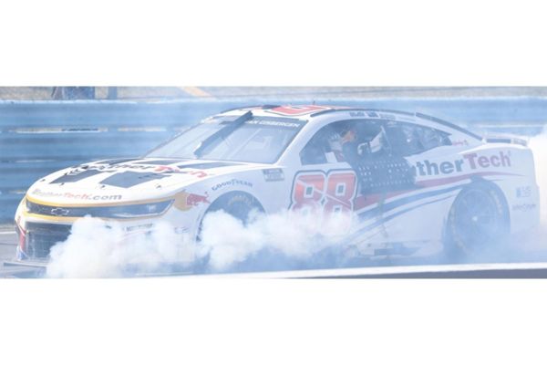 Lionel Racing 1/64 WEATHERTECH  2025 シボレー カマロ シェーン･ヴァン･ギスバーゲン #88 ワトキンスグレン GO BOWLING AT THE GLEN ウィナー  [No.LR336932]