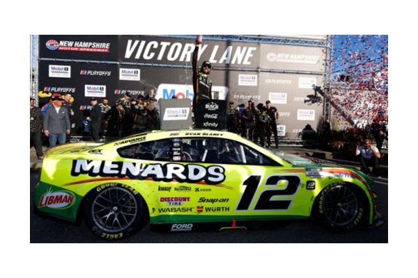 Lionel Racing 1/64 MENARDS/LIMAN 2025 フォード マスタング ライアン･ブレイニー #12 ニューハンプシャー ウィナー  [No.LR339742]