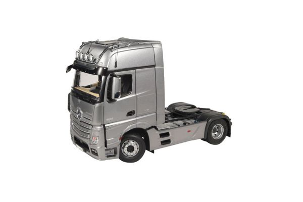 NZG 1/18scale Mercedes Benz Actros Giga Space 4 x 2 Track Tractor FH 25 Silver  [No.NZG952-55]